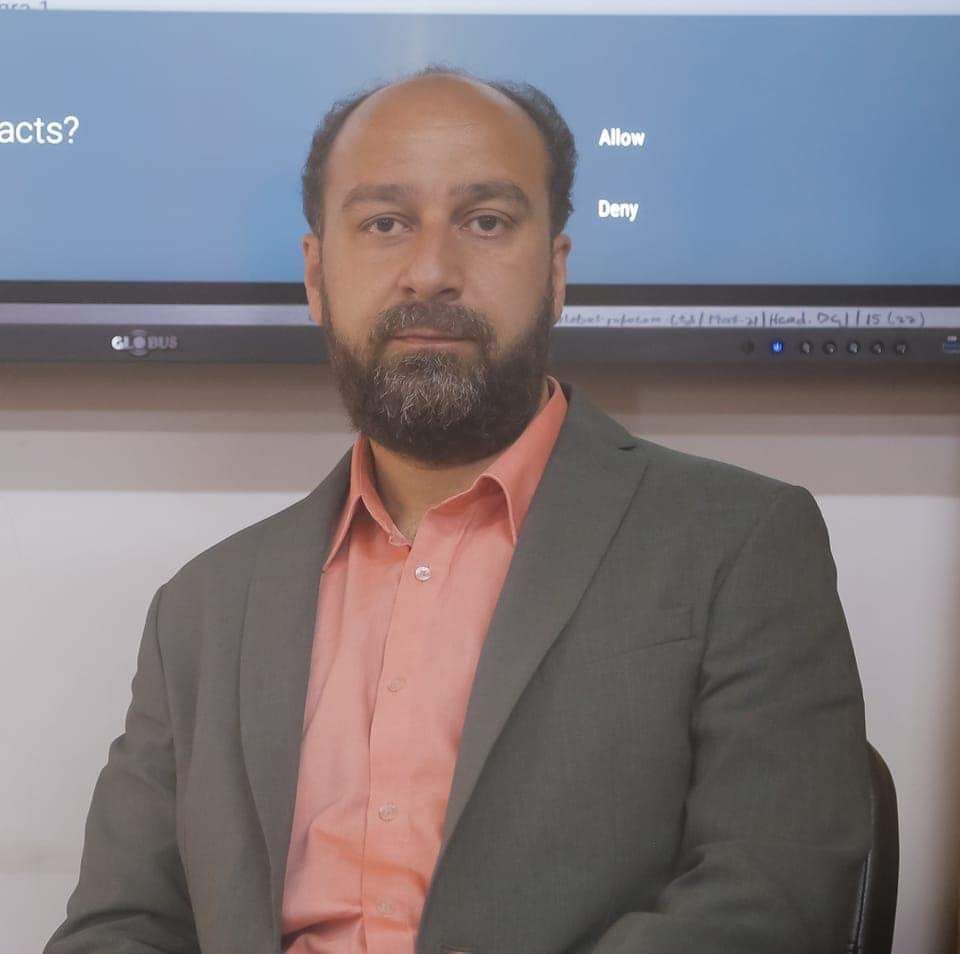 Dr. Arif Nazir